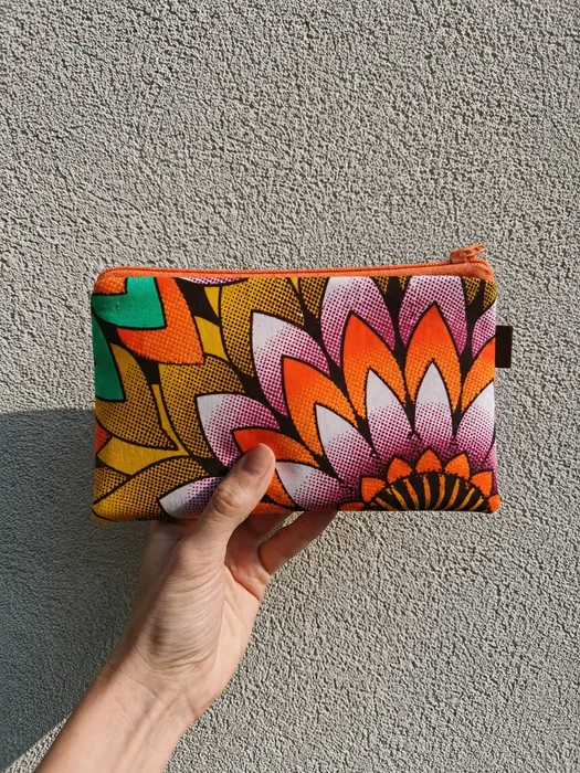 Neseser — Muchni